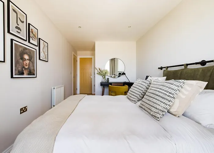 The Nine Elms Lane Arms - Stunning & Bright 2Bdr Flat