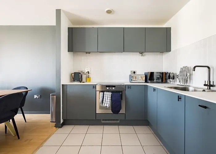 The Nine Elms Lane Arms - Stunning & Bright 2Bdr Flat