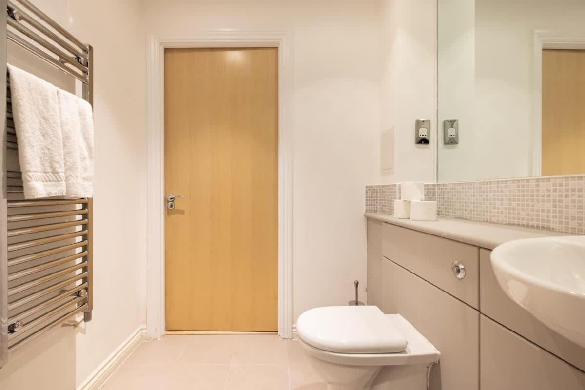 The Nine Elms Lane Arms - Stunning & Bright 2bdr Flat *
