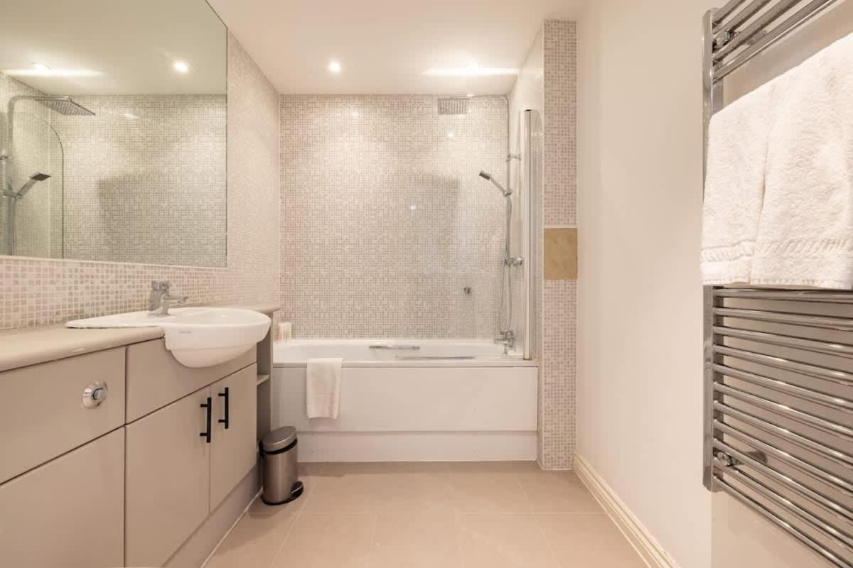 The Nine Elms Lane Arms - Stunning & Bright 2bdr Flat