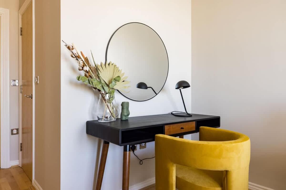 The Nine Elms Lane Arms - Stunning & Bright 2bdr Flat